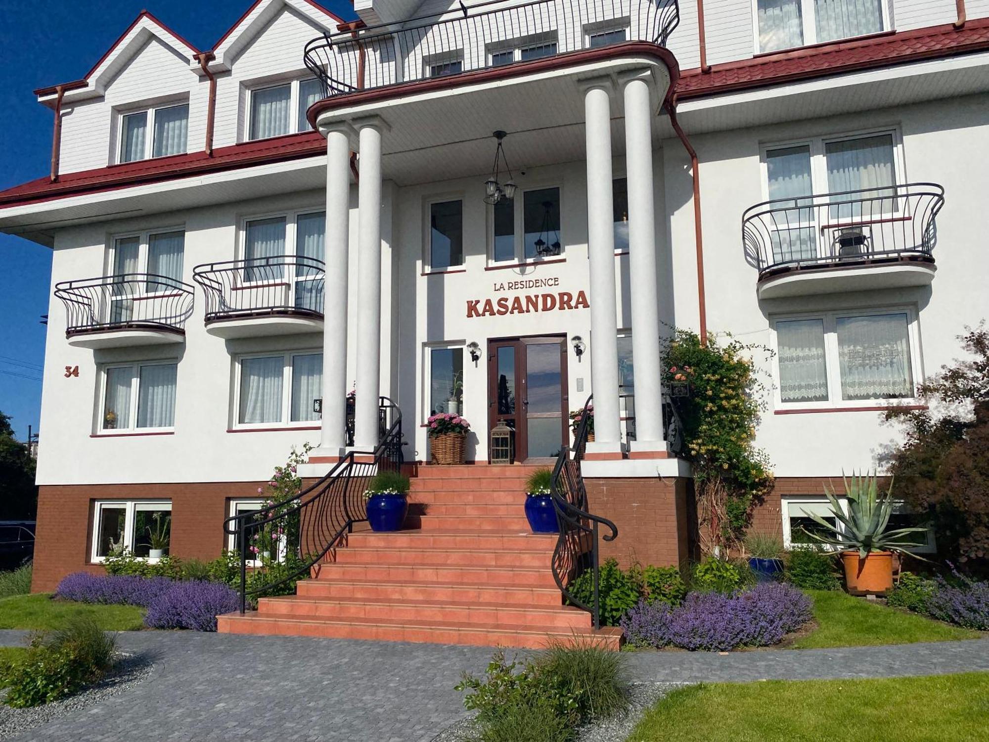 La Kasandra 3*
